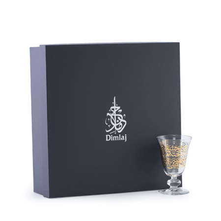 طقم كاسات زجاجية فاخرة بكعب بزخرفة ذهبية من الخط العربي