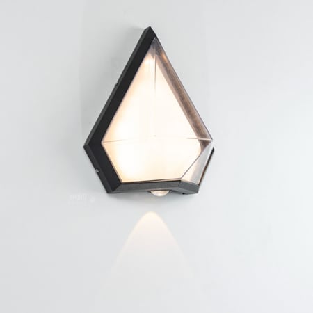 انارة خارجية -ابليك سور خارجي تصميم على شكل جوهرة عصري وحديث