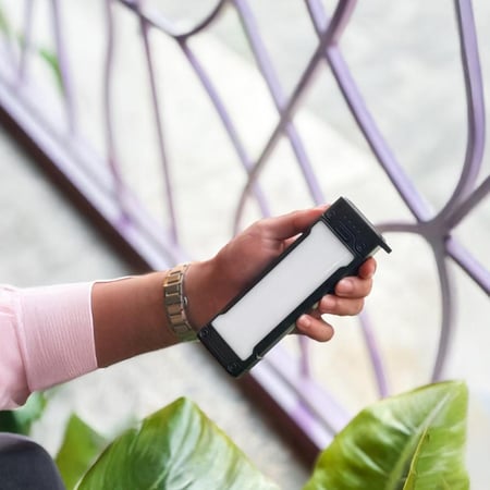 Goui - بطارية متنقلة واضاءة Torch 20