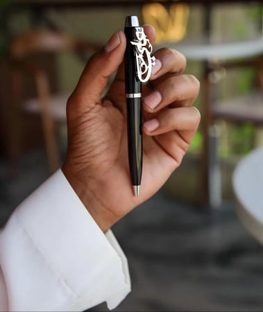 قلم نحت بالاسم مطلي