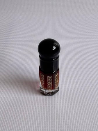 دهن عود كمبودي كوه كنج