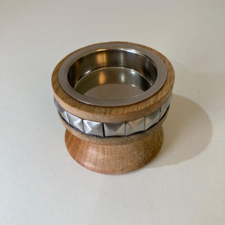 مبخرة خشبية صغيرة بفصوص فضي