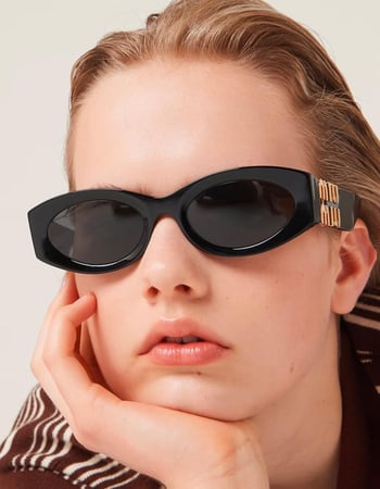 نظارة MIU MIU