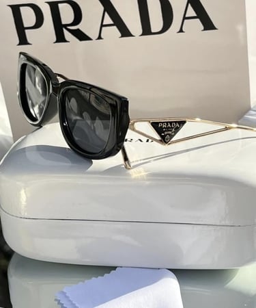 نظارة PRADA المشهورة إطار اسود