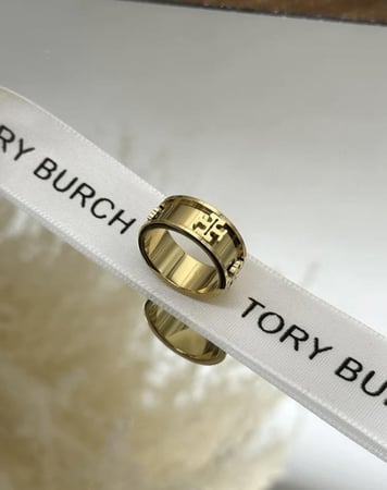 خاتم توري بورش