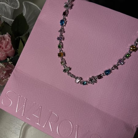 عقد سواروفسكي الراقي