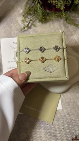 إسوارة VAN CLeef