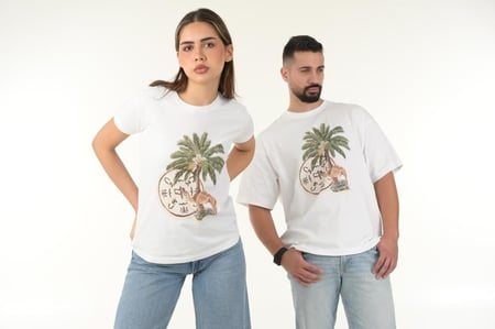 تيشيرت نسائي - جمل ونخلة