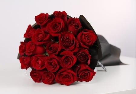 الأحمر الفاتن