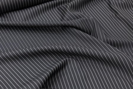 مقلم ملكي اسود