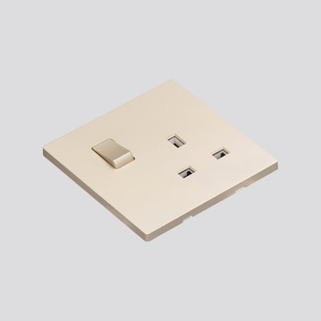 غطاء مقبس ثلاثي 13 امبير ثنائي القطب