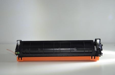 حبر طابعه ليزر اسود ,للطابعات  اتش بي موديل  CF400A/201A/CRG045 BKمتوافق مع الطابعات  :" H: Color LaserJet Pro M252dn/252n MFP M277dw/277n/MFP M274n