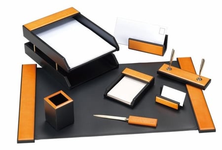 طقم مكتب مودرن 8 قطع - بني خشبي فاتح - قاعدة أسود