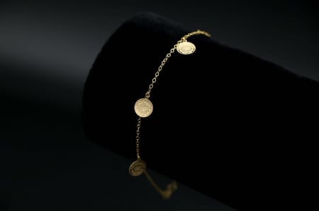 سوارة ذهب جنيه سعودي