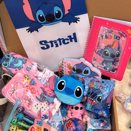 بوكس ستيتش مميز اهداء للأولاد والبنات اكثر من 10منتجات وتوت باق وهدايا
