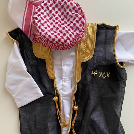 طقم هديه ثوب وبشت وقبعه شماغ