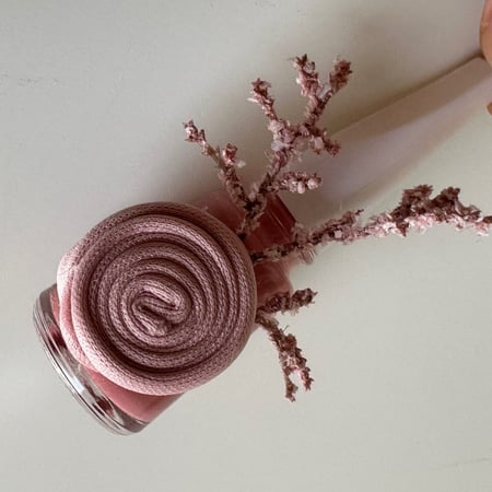 توزيعات مناكير او فواحه مع كروشيه او عطر نص توله مسك البودره