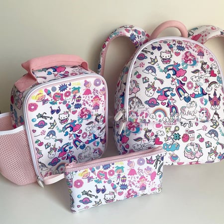 طقم 6 قطع شنطه ظهر و شنطة حافظه ومقلمه ولنش بوكس ومطاره وسجاده صلاه