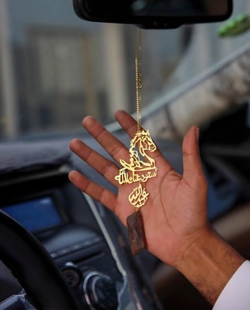 تعليقه سياره بشكل الحصان