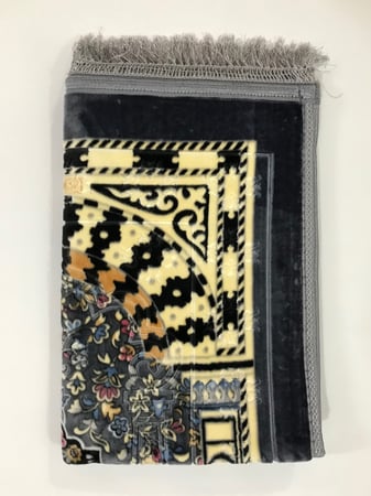 سجادة صلاة مبطنة