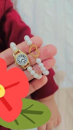 ساعة زينة وإسورة بناتي