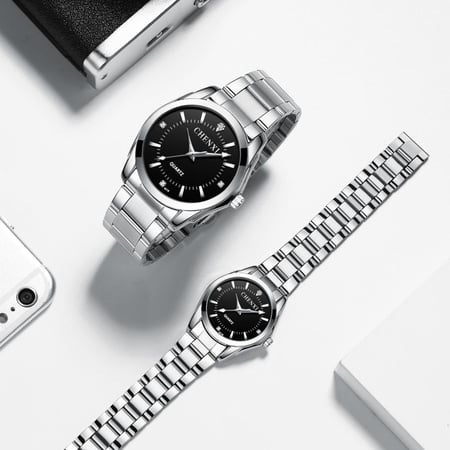 طقم مكون من ساعتين  رجالية ونسائية باللون الفضي والأسود