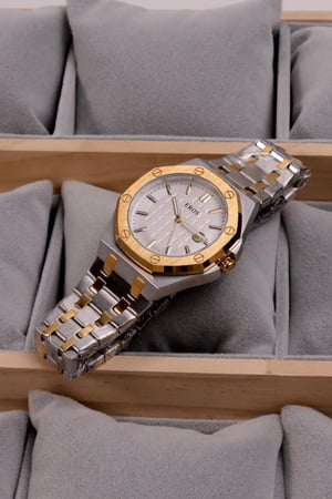 ساعة رجالية بلونين فضي وذهبي