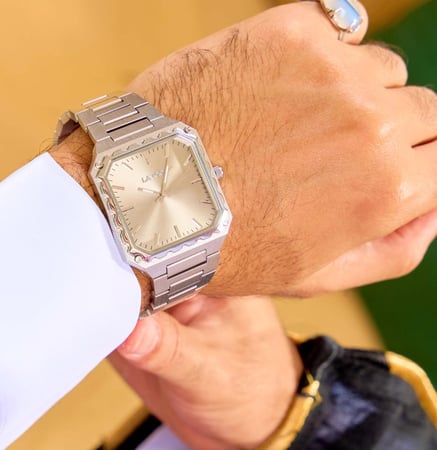 ساعة رجالية ستيل بميناء مربع بلون رمادي