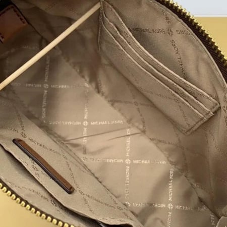 بوكس هدايا مايكل كورس شنطة وكارد هولدر