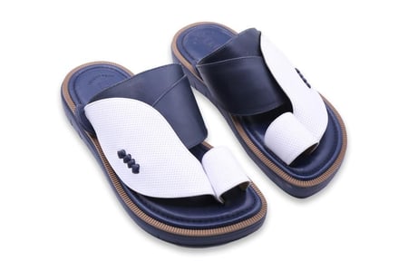 حذاء شرقي إيطالي مثقب بلونين ابيض وكحلي