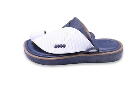 حذاء شرقي إيطالي مثقب بلونين ابيض وكحلي