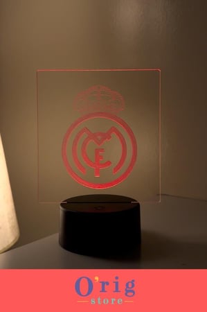 لوح اكريلك شعار ريال مدريد بقاعدة مضيئة