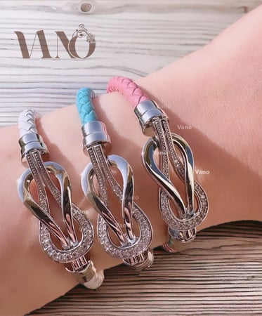 اساور جلد مطلي ذهب