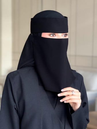 نقاب لاصق