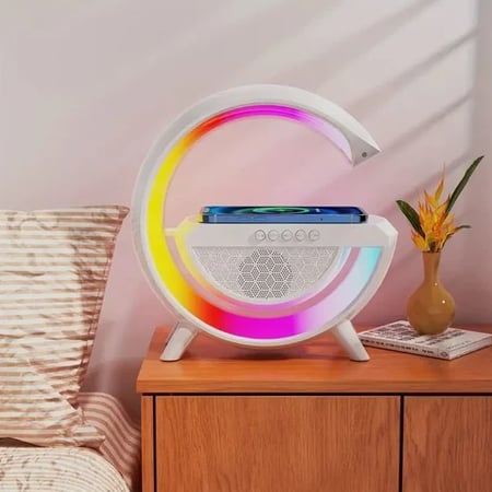 انارة مع منصة شاحن لاسلكي مدمجة بسبيكر متعددة الوظائف