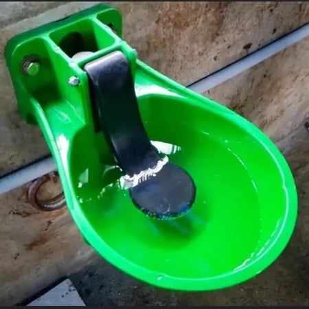 مشرب ماء أوتوماتيكي للخيول 2لتر  | Bowl Brass valve 2Liter