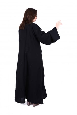 عباية سوداء بتطريز ورده كامل