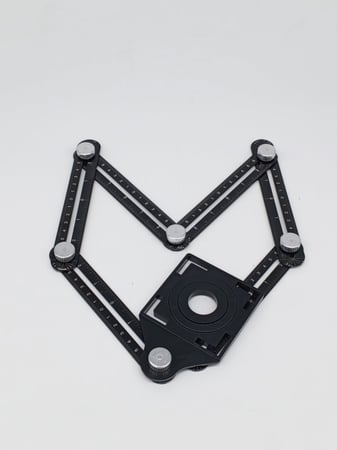 مسطرة زوايا متعددة للمبلطات