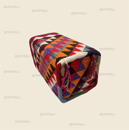 مركى صوف يدوي مقاس 25*25*45 اشكال مختلفه