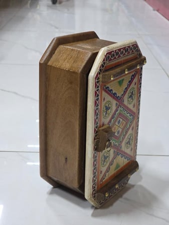 صندوق رسم نجدي  ملون مقاس 8*14*23 سم