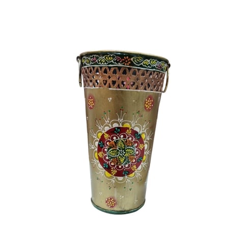 سلات زرع حديد رسم صغير