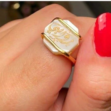 خاتم نسائي حجر سداسي بالاسم