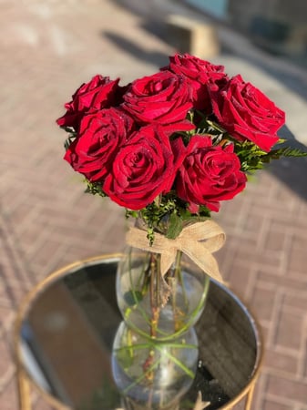 فازة ورد احمر