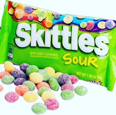 حلاوة سكتلز الحامضة بالملح الاصليه القديمة انتاج امريكا