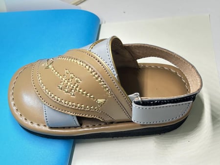 نعال شرقي اطفال رصاصي وجملي