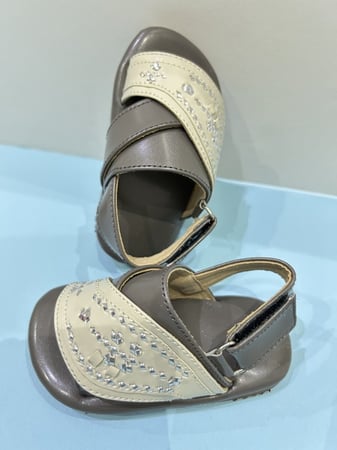 نعال شرقي اطفال