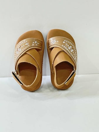 نعال شرقي اطفال