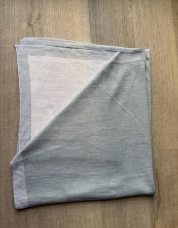 بطانيه وجهين ازرق وابيض