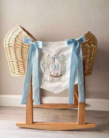 بانر السرير سماوي