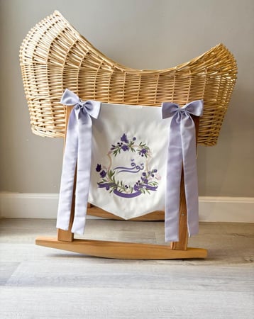 بانر السرير موف فاتح